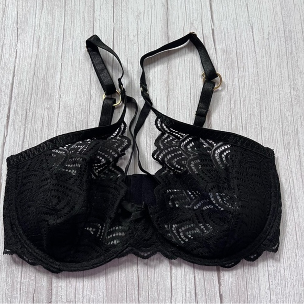 Strappy Lace & Mesh Underwire Bra
Hanky Panky